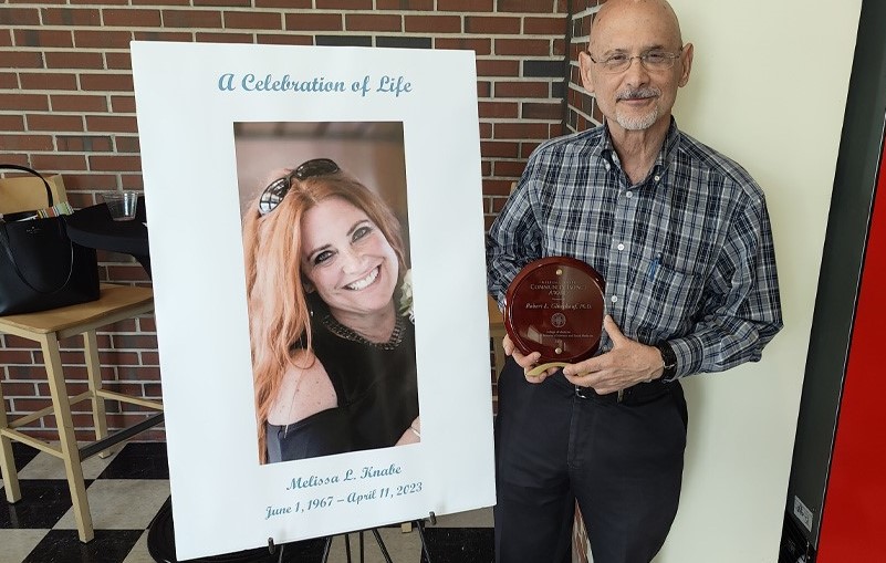 Dr. Glueckauf Receives Award