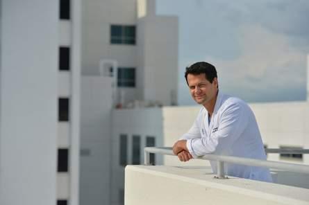 Dr. Rafael de la Puente