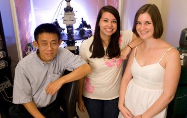 Undergraduate Honored for Research Completed in Zhou Lab