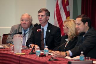 Dean Fogarty speaks at August roundtable discussion at COM